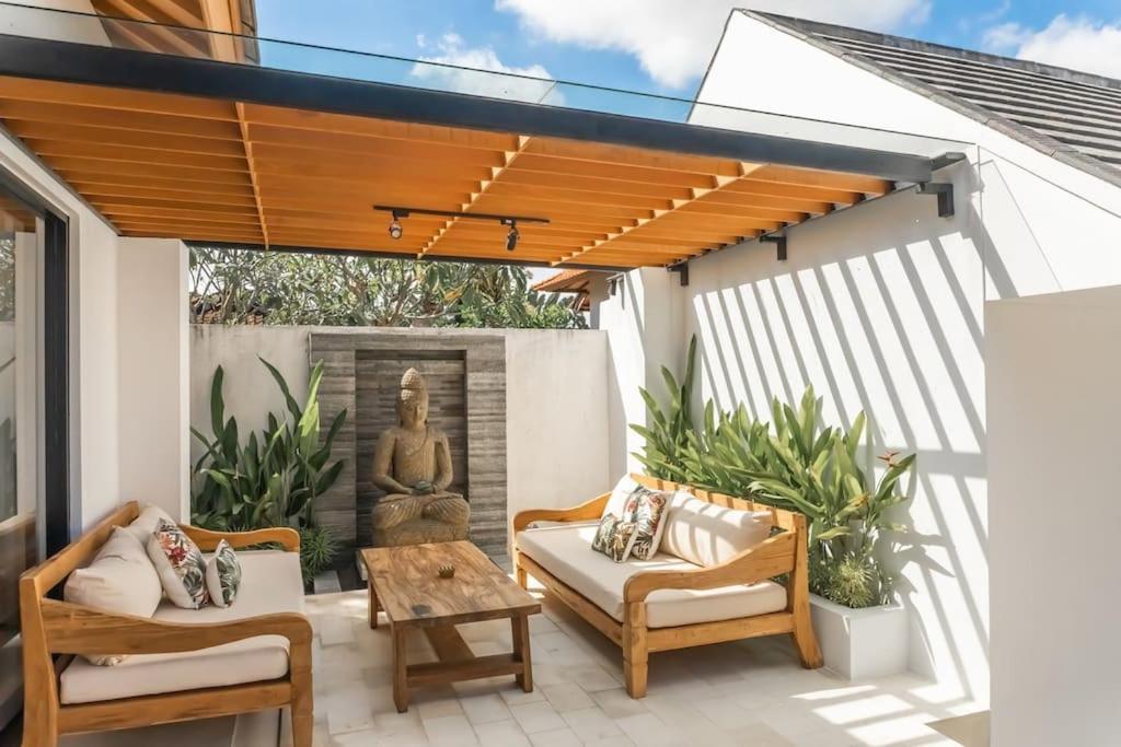Villa Hakem Elegant And Modern 4 Bedrooms Villa Pool View Canggu  Exterior photo