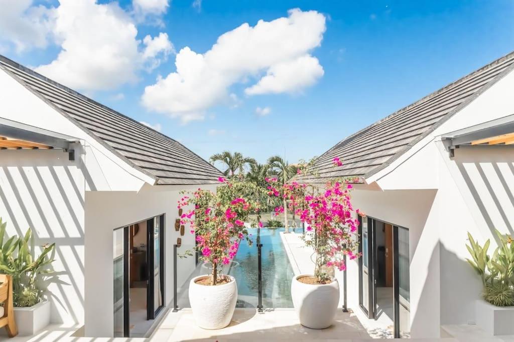 Villa Hakem Elegant And Modern 4 Bedrooms Villa Pool View Canggu  Exterior photo